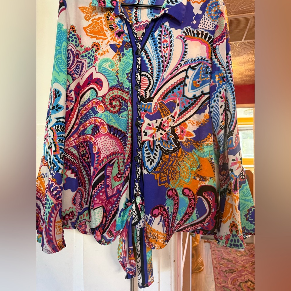 Colorful Paisley Blouse with Bell Sleeves Brand New - Picture 4 of 10